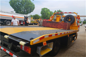 八公山附近拖车电话号码服务